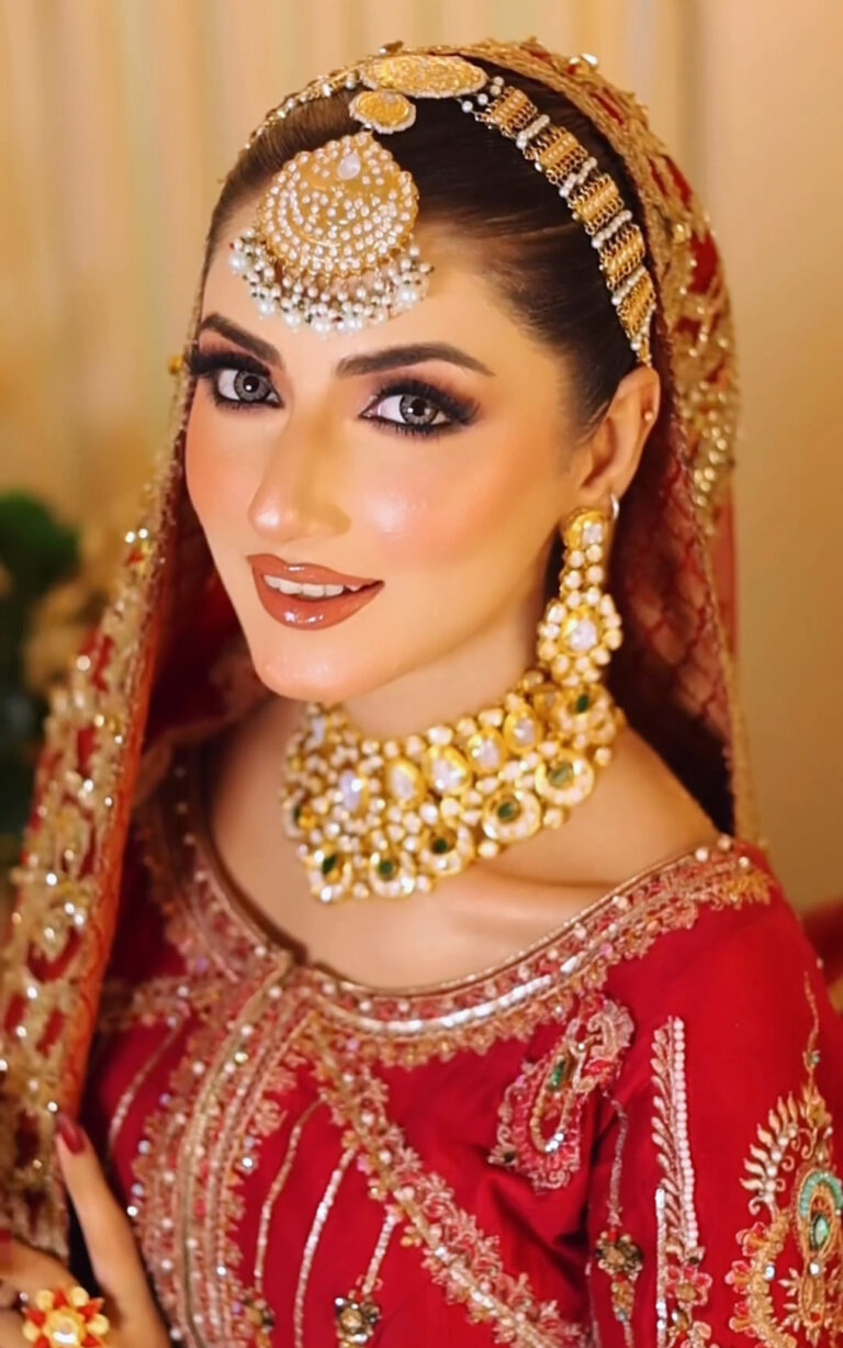 Makeup artist in Jalandhar 6674 768x1228
